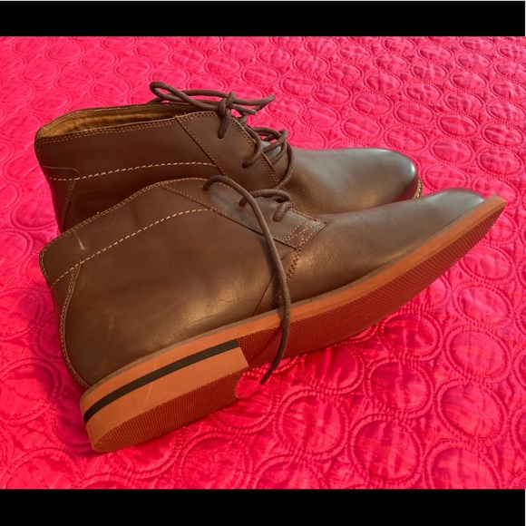 Like New! 9.5 Brown Leather Florsheim Ankle Boots - Picture 3 of 4